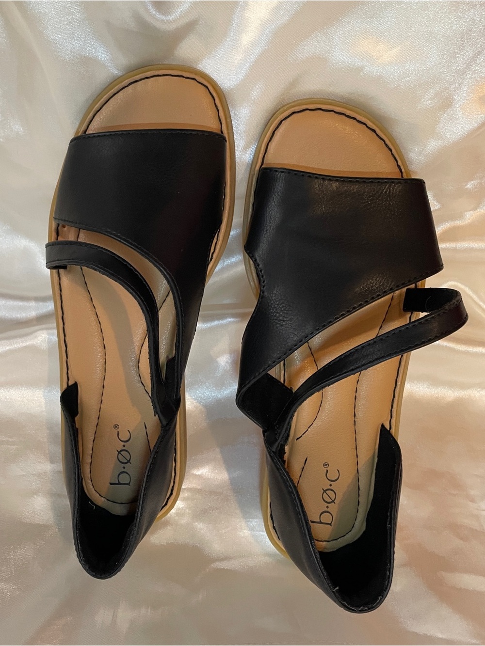 Women's b.o.c. Melly Flat Sandal 7 M